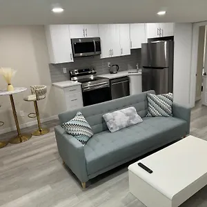 Brand New 2 Bedrooms Modern Guest With Separate Entrance , Calgary Canada