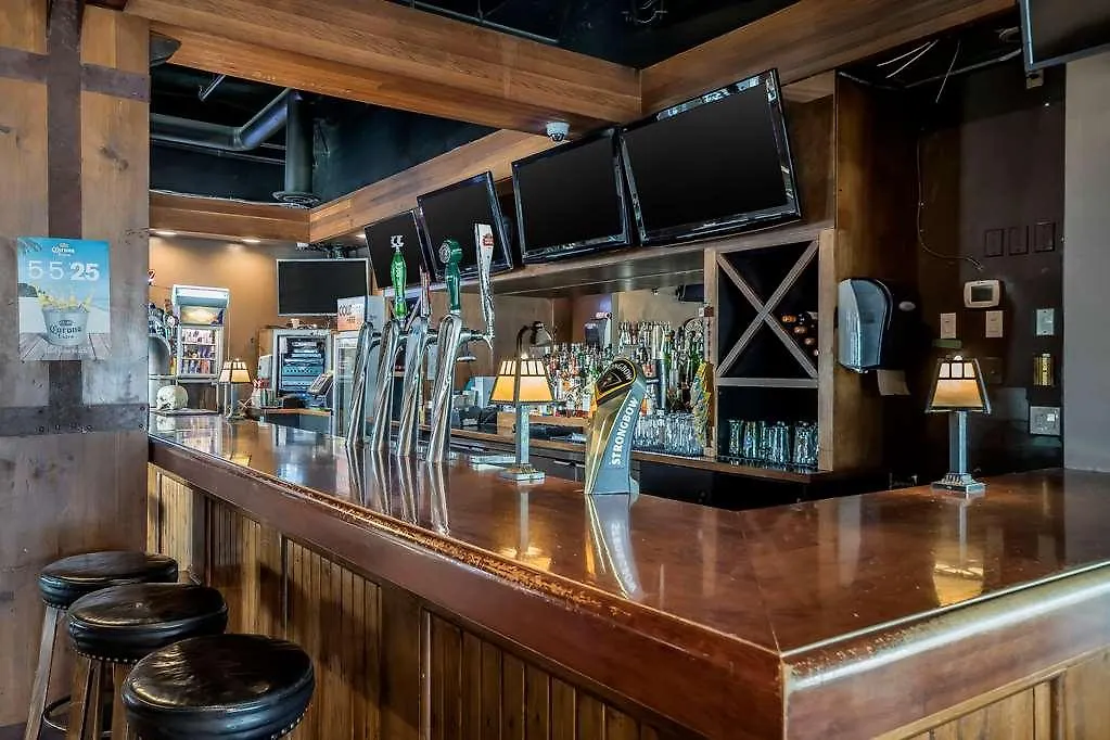 Best Western Plus Vancouver Airport Hotel 3*,